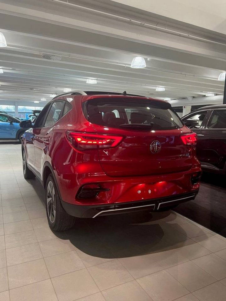 MG ZS EV LUXURY
