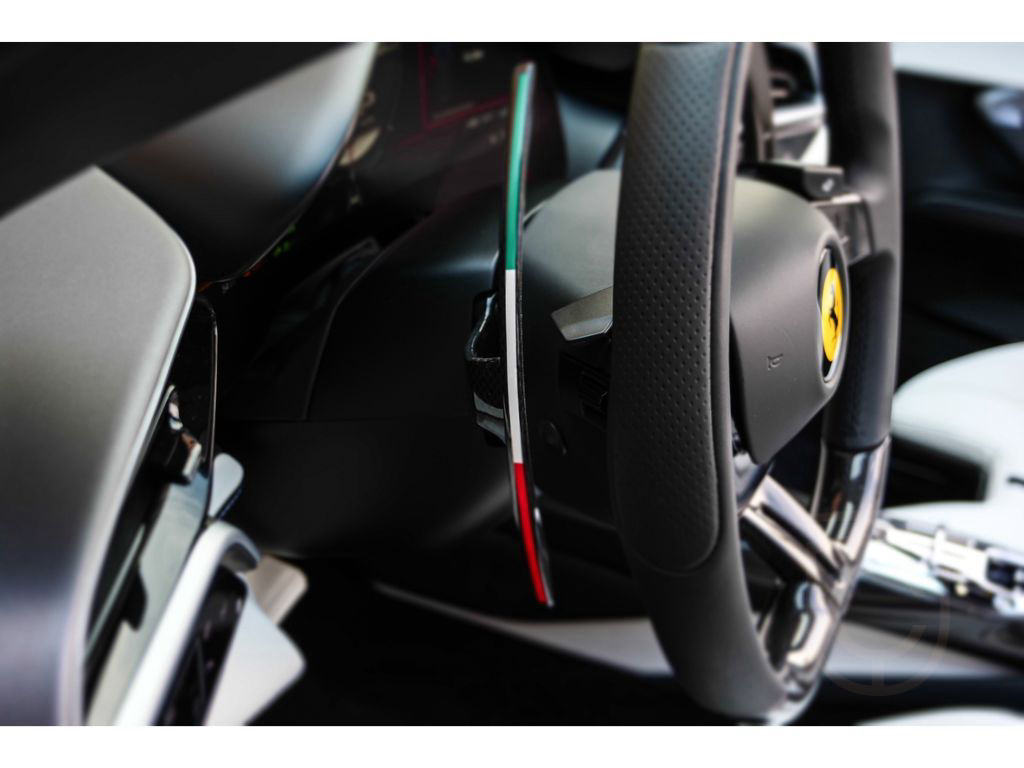 Ferrari 296 GTS *Lift*Carbon+LED*Daytona-Design*JBL*