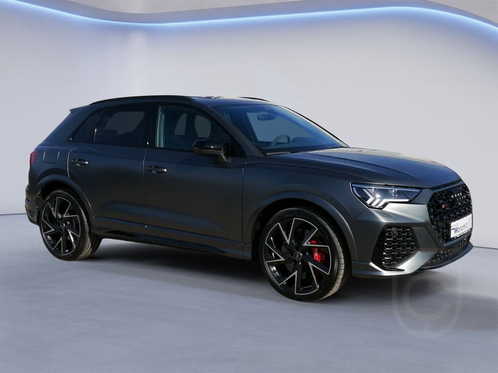 Audi RS Q3 S tronic PANO+MATLACK+280VMAX+AHK+KERAMIK