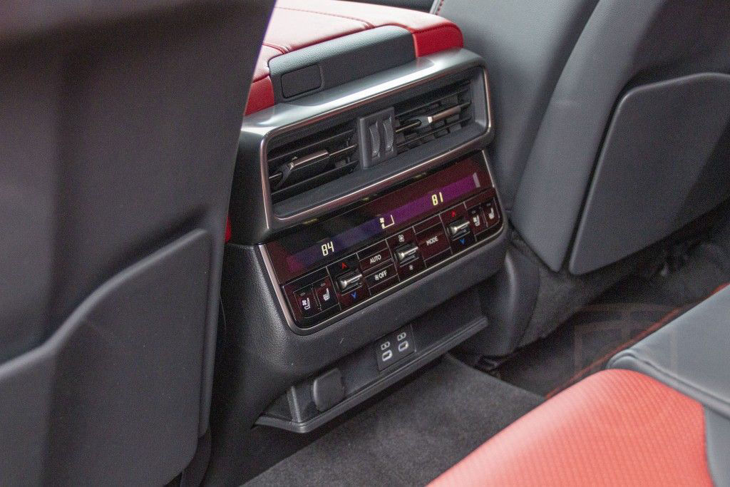 Lexus LX 600 F SPORT