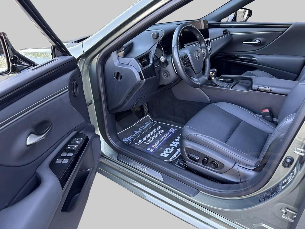 Lexus ES 300h 2.5 E-CVT Limited Edition