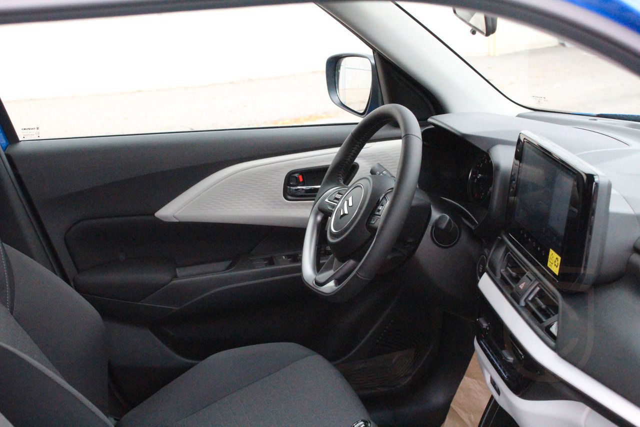 Suzuki Swift Select Hybrid