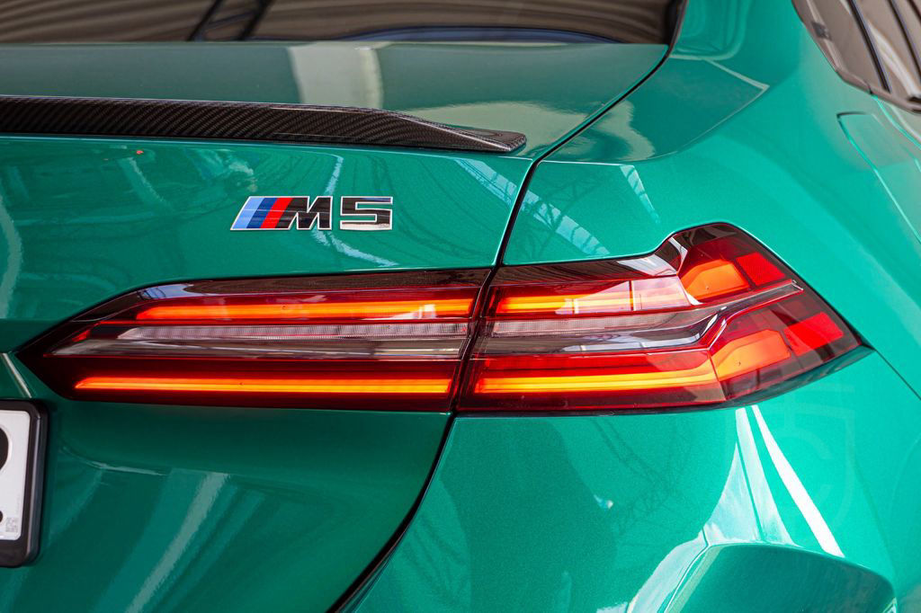 BMW M5 lim.DR.ASS.PRO.SITZBELÜFT.CARBON EXT.360°B&W