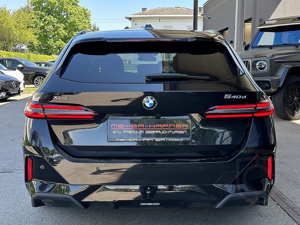 BMW 540d Touring xDrive M-Paket Aut. / AHK / Bowe...