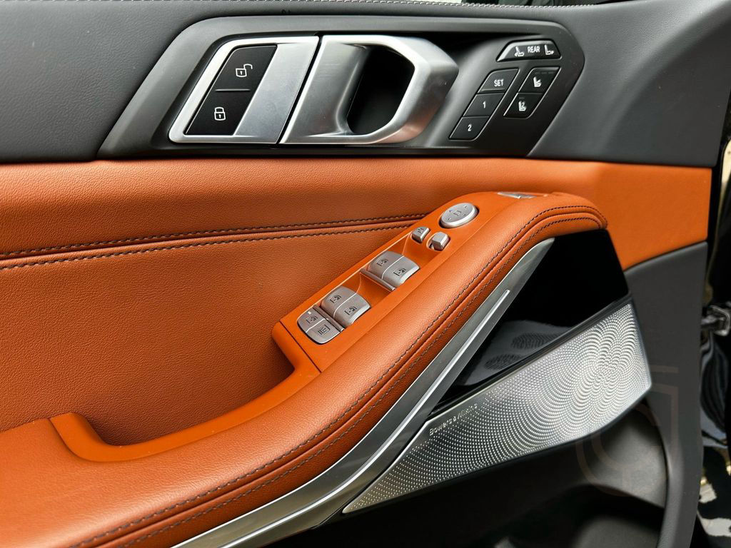 BMW X7 M60i
