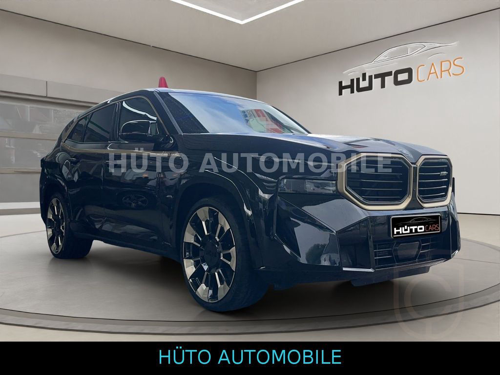 BMW XM Carbonschwarz / Gold / weiß B&W MDrivers DAss