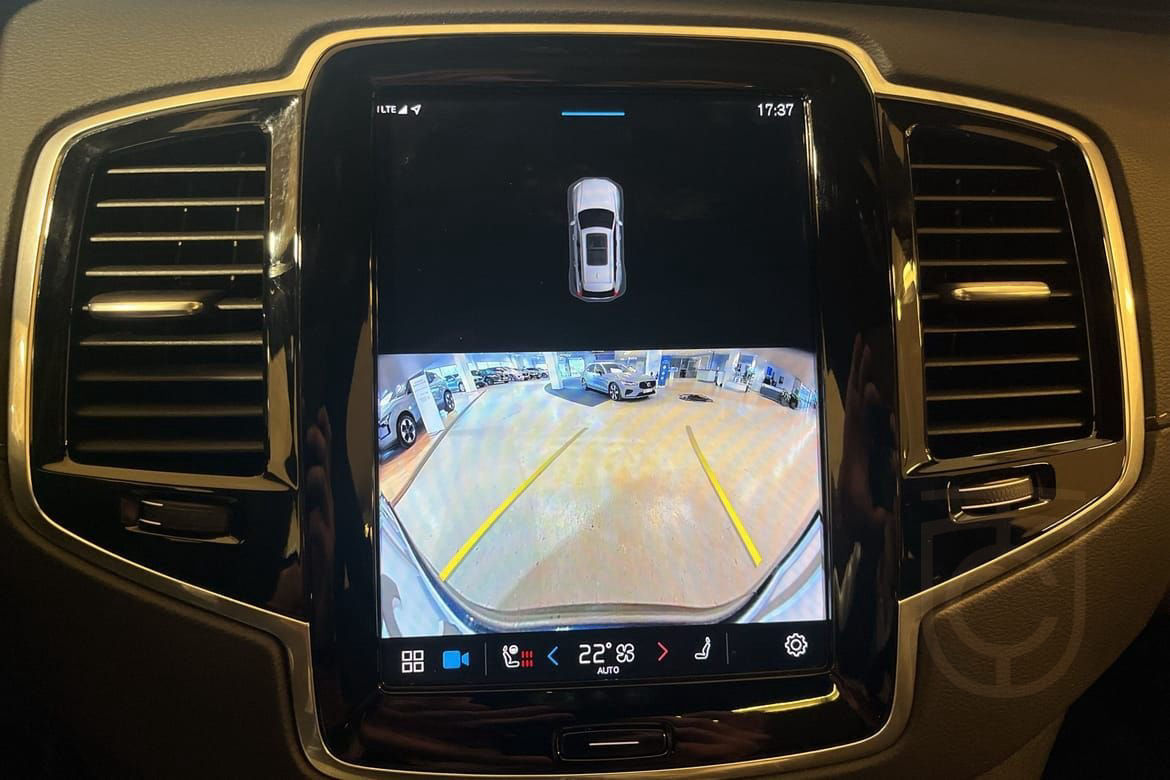 Volvo XC90 Recharge T8 Ultimate Dark Edition