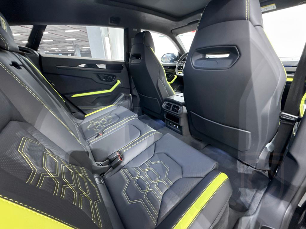 Lamborghini Urus 4.0 V8 PHEV SE