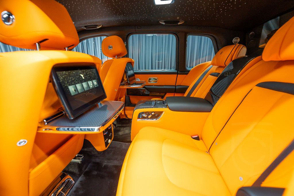 Rolls-Royce Cullinan Black Badge 4Seats Starlight 2025 FULL