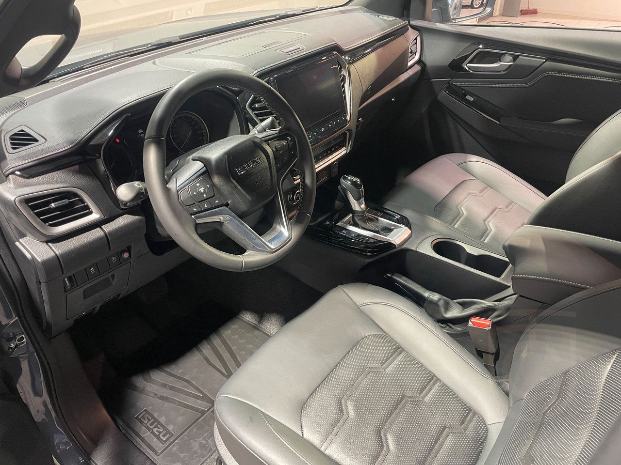 Isuzu D-Max XRX CNG
