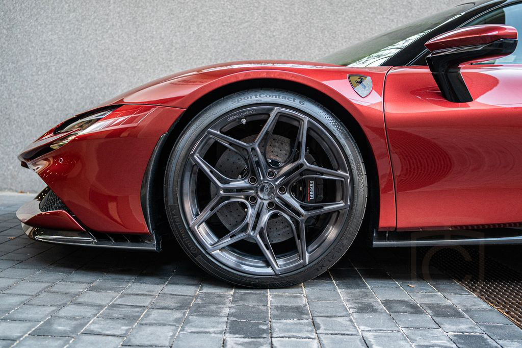 Ferrari SF90 Stradale