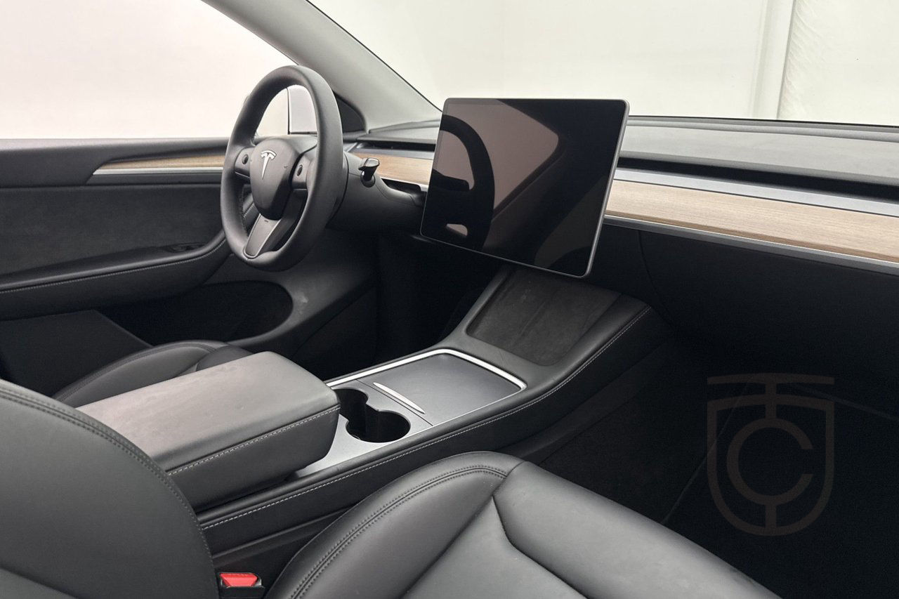 Tesla Model Y Long Range AWD AP