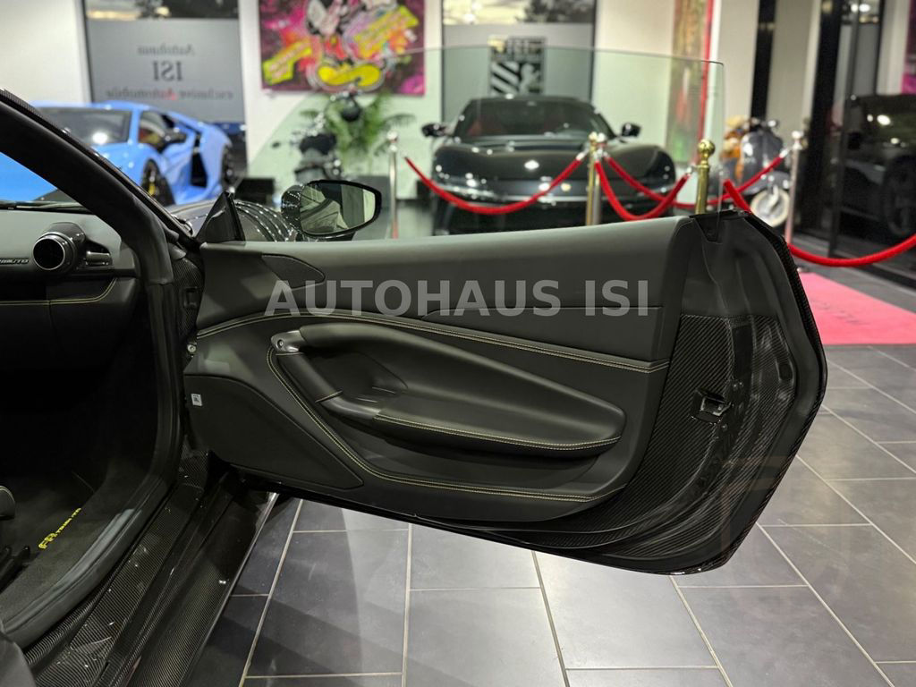 Ferrari F8 Tributo NOVITEC N-LARGO 1 of 1 *FULL CARBON*