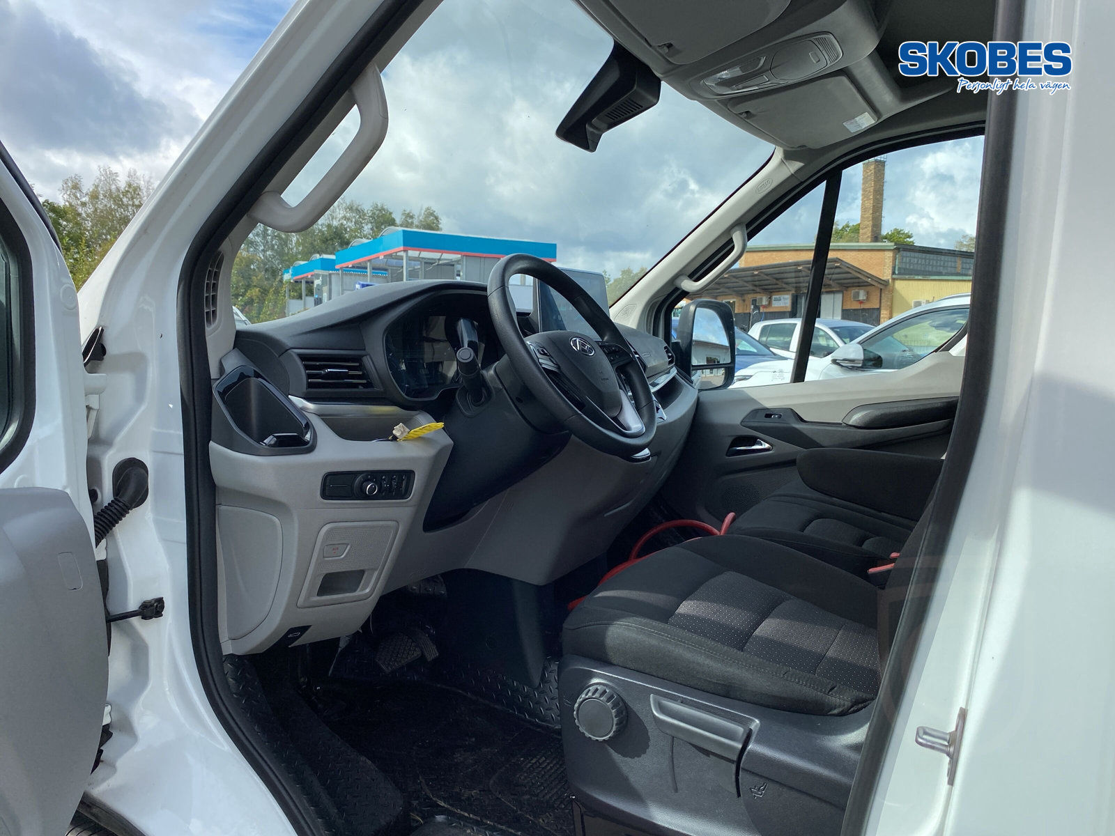 Maxus e-Deliver 9