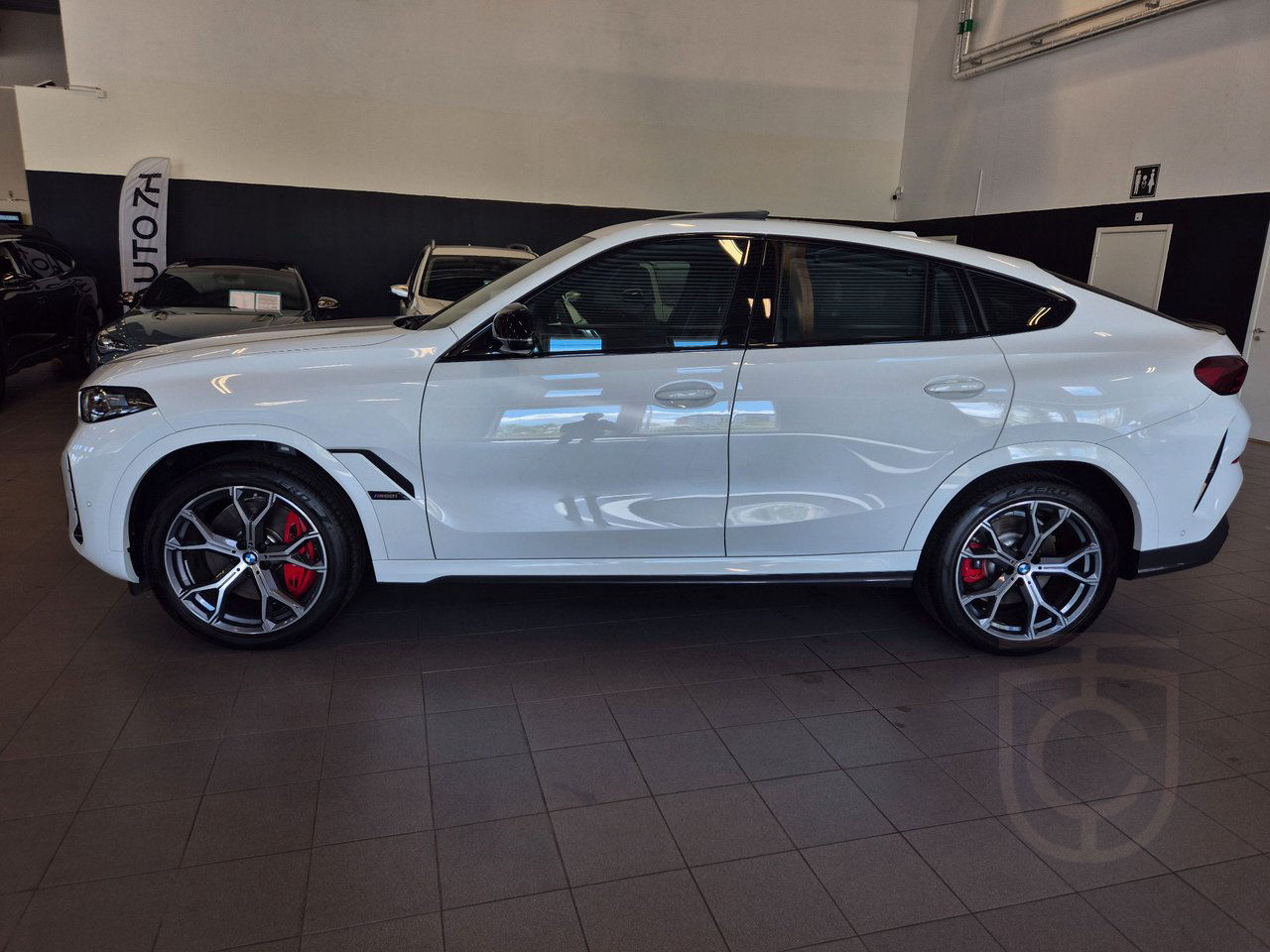BMW X6 M60i