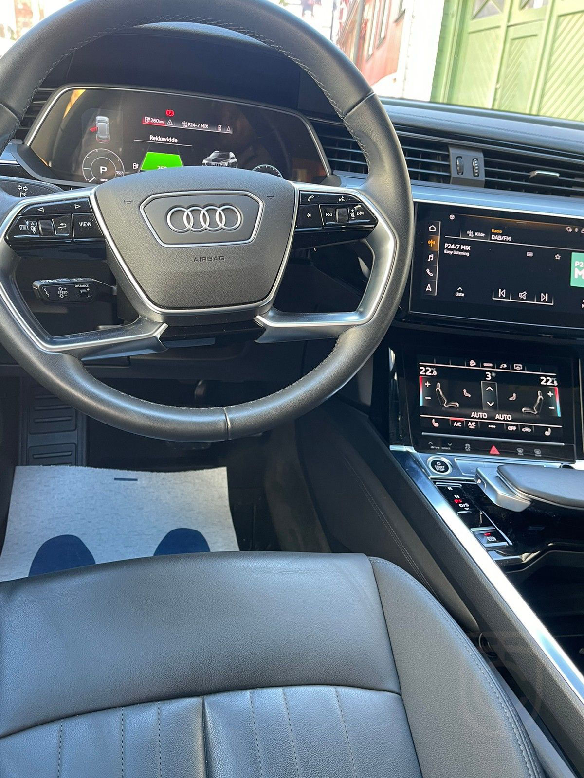 Audi e-tron