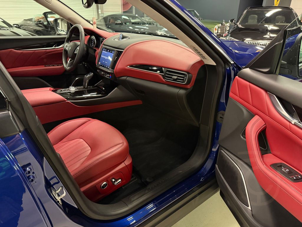 Maserati Levante GT Hybrid Premium-Leder Panorama 21zoll