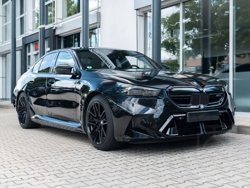 BMW M5 Limousine/ DRIVING PROF. / COMFORT PAKET/ B&W