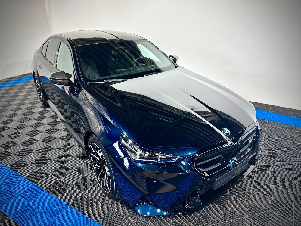 BMW M5 / Ultimate Paket/Keramik Brake/Carbon/stock