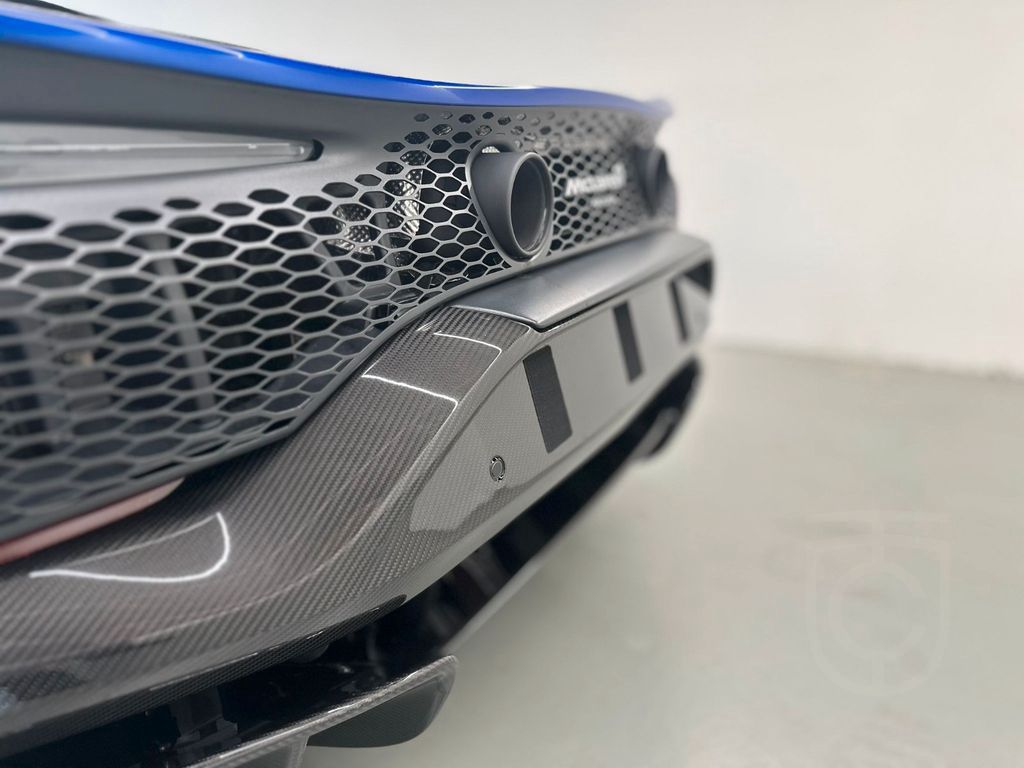 McLaren Artura / Aurora Blue / Full Carbon Fibre