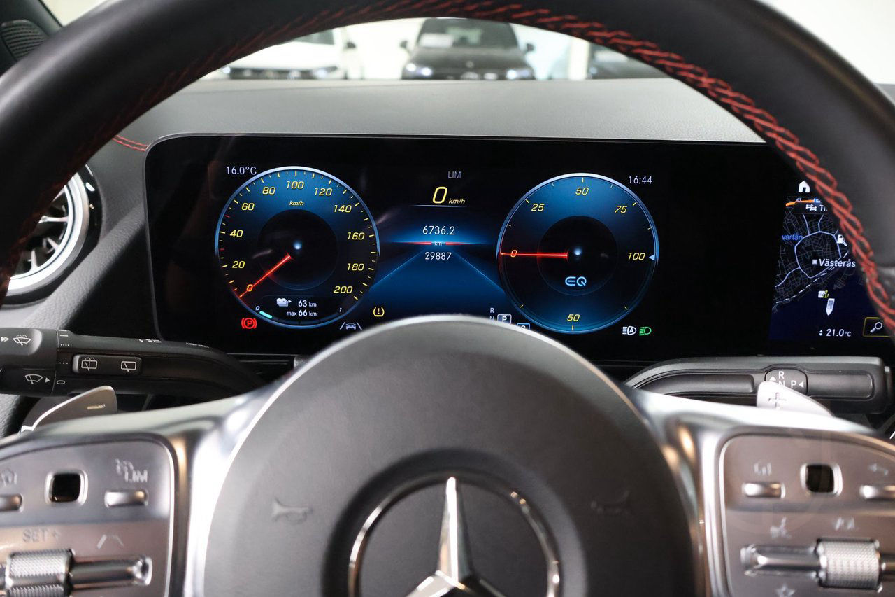 Mercedes-Benz EQA 300 4MATIC AMG PREMIUM NIGHT KEYLESS LED
