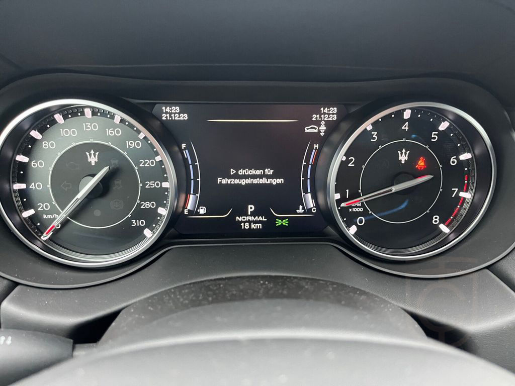 Maserati Levante Modena Ultima MY24 PANORAMADACH+360°-KAM