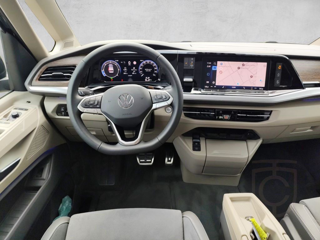 Volkswagen Multivan LÜ DSG Style Sthzg. Pano el.Sitze Navi