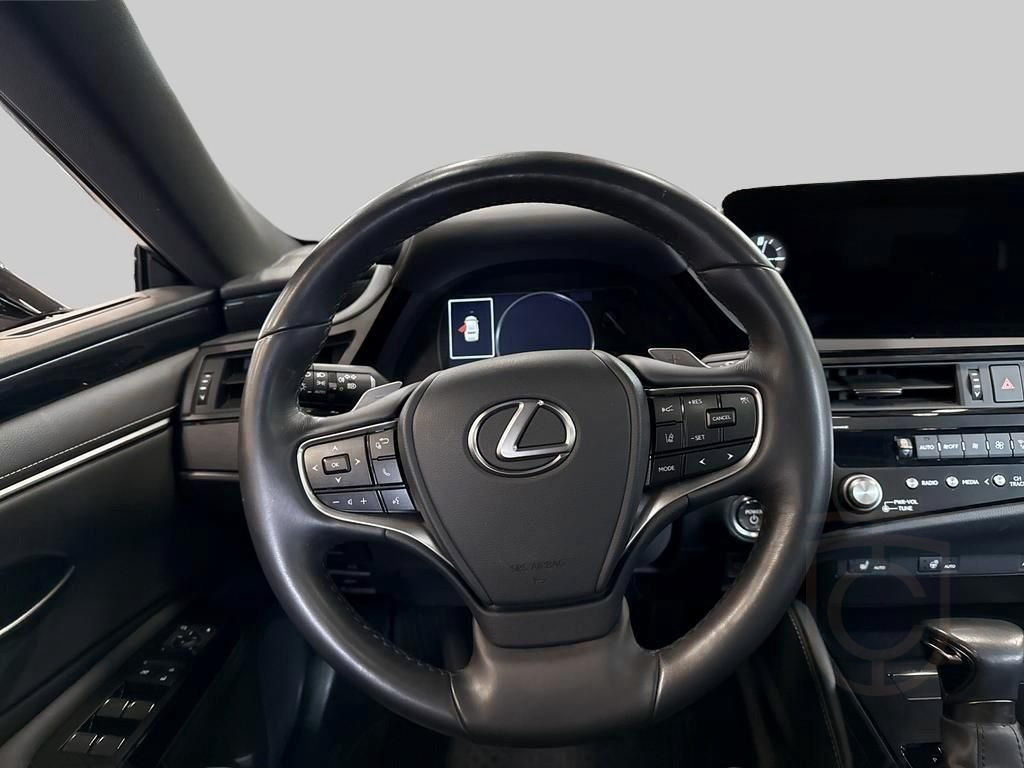 Lexus ES 300h 2.5 E-CVT Limited Edition