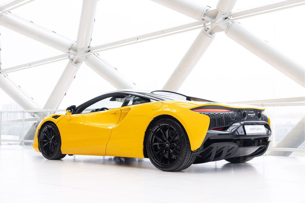 McLaren Artura 3.0 V6 Plug-in | 680pk | Volcano Yellow |