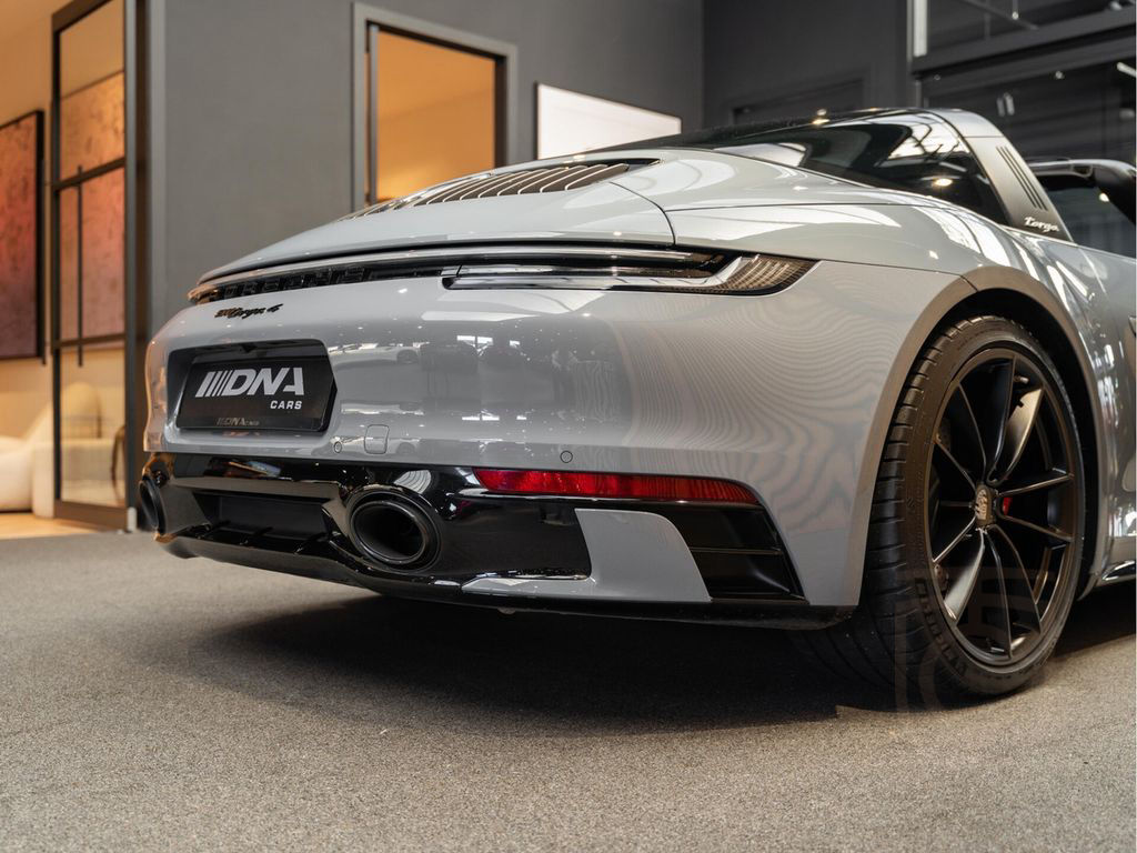 Porsche 992 992 Targa 4 Lift Carbon Bose 911 3.0 Targa 4