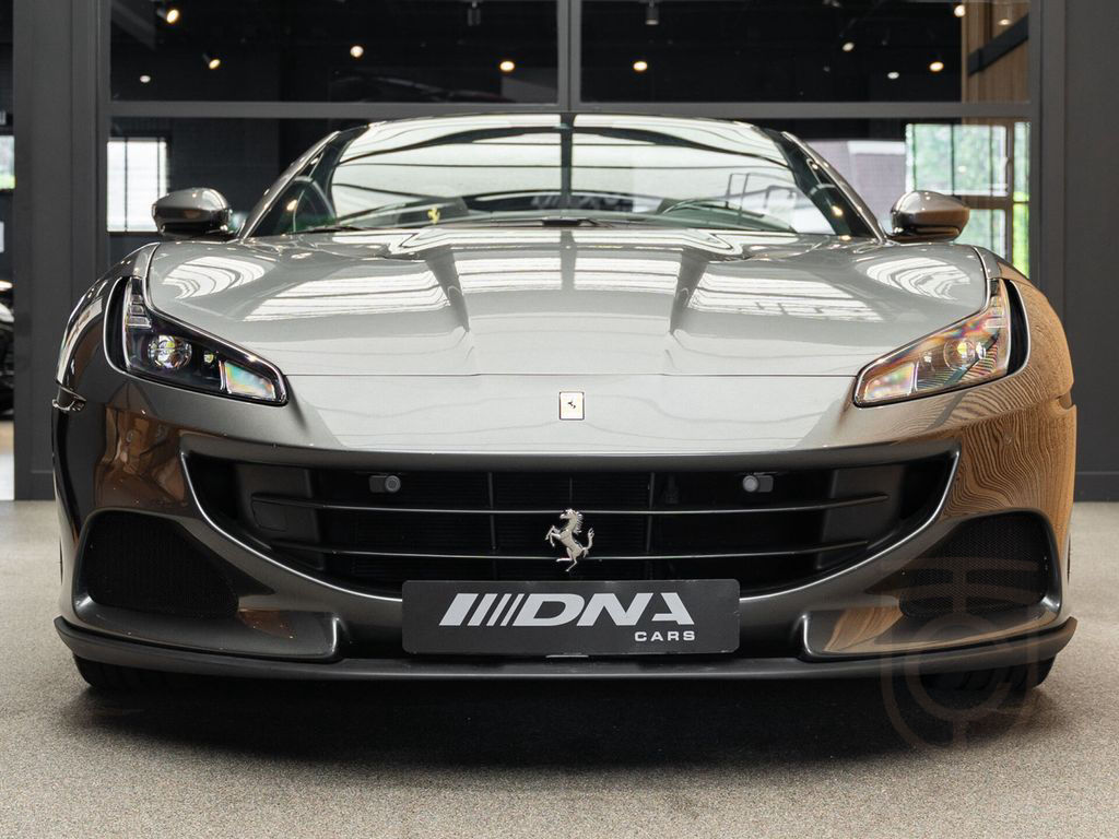 Ferrari Portofino M V8 HELE Carbon Daytona Seats 3.9 Por