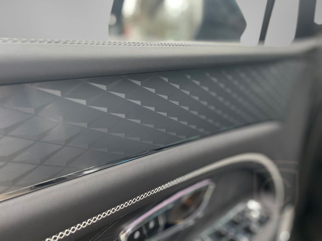 Bentley Bentayga EWB 4.0 Mulliner - Naim/Pano