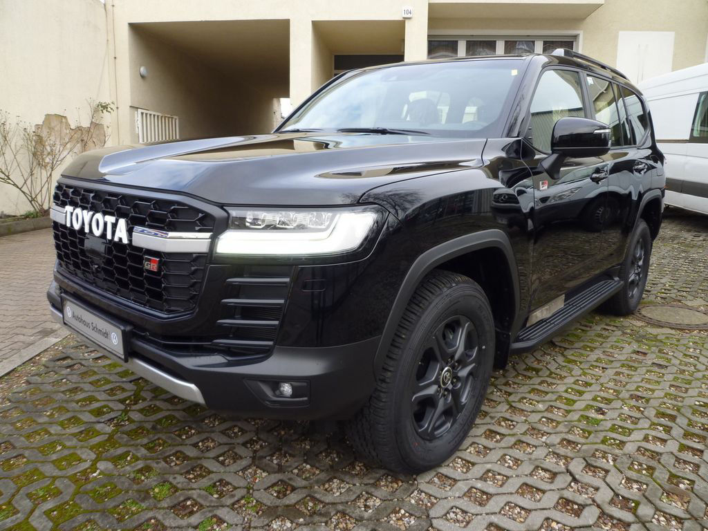 Toyota Land Cruiser LC 300 GR SPORT ON STOCK
