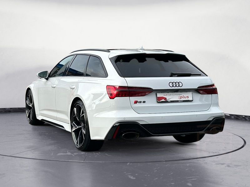 Audi RS6 Avant 4.0 TFSI quattro tiptronic Anhängevor.
