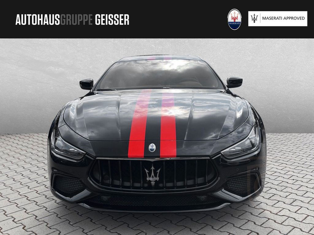 Maserati Ghibli Modena Q4 MJ23 Double Stripes-Rosso Corse