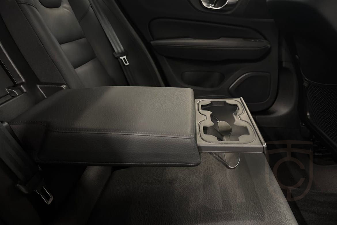 Volvo V60 B4 Bensin Plus Dark