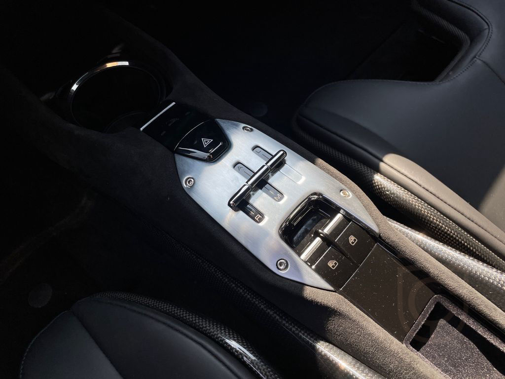 Ferrari SF90 Stradale 166.000€ an Optionals