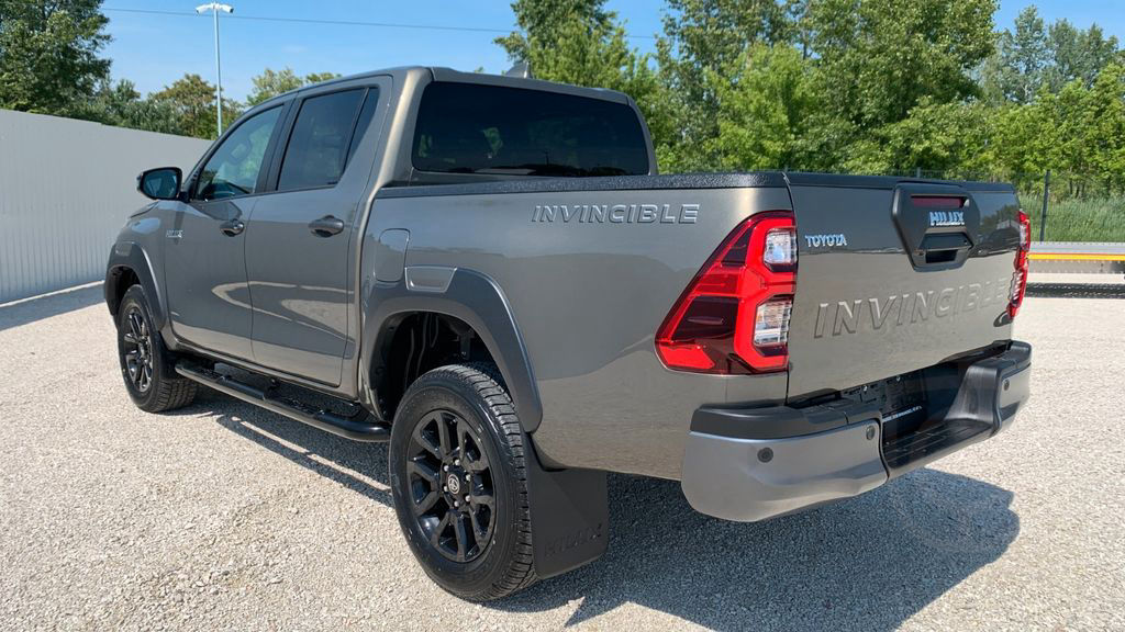 Toyota Hilux 2.8 D-4D 4X4 INVINCIBLE MY25,NET. EXPORT