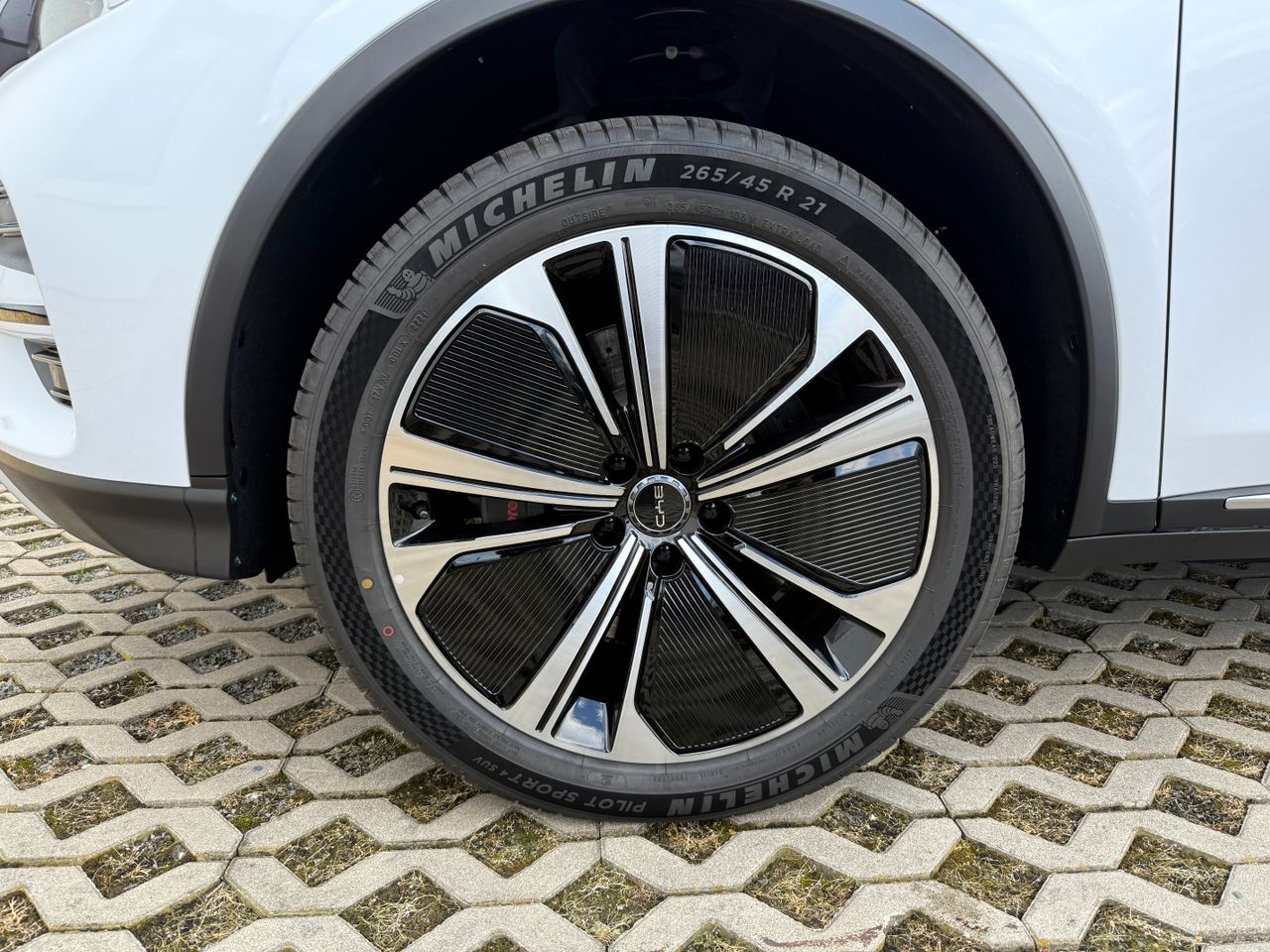 BYD TANG MY2025/AWD/800V/7 míst