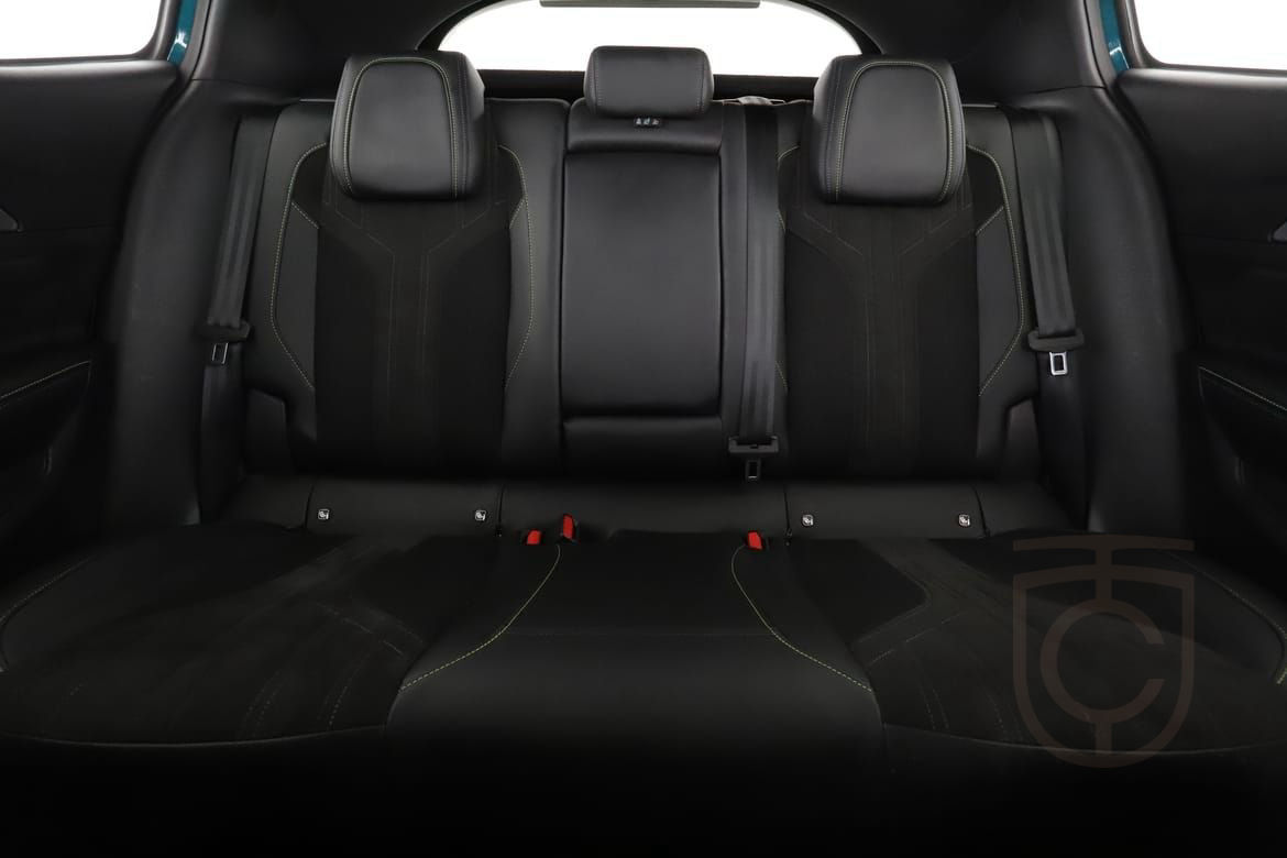 Peugeot 408 Plug-In Hybrid 225 EAT 166kW 2022