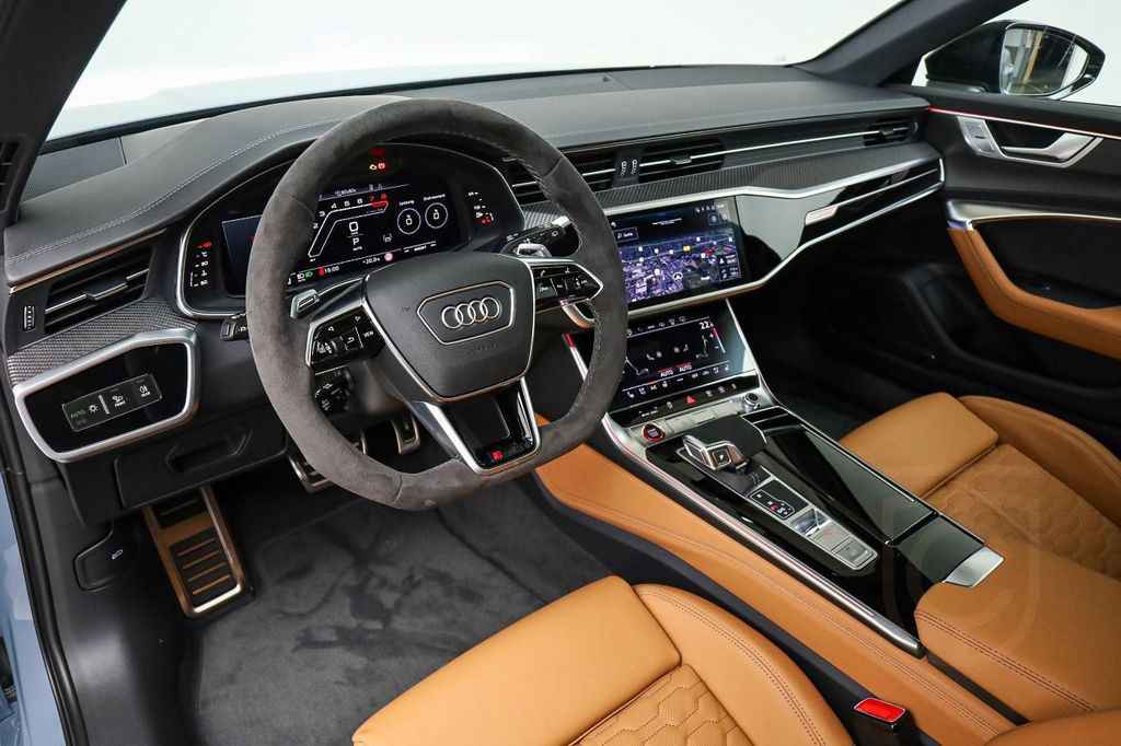 Audi RS 6 Avant HUP*KERAMIK*305KMH*LASER*AHK*PANO