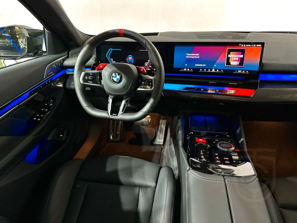 BMW M5 / Ultimate Paket/Keramik Brake/Carbon/stock