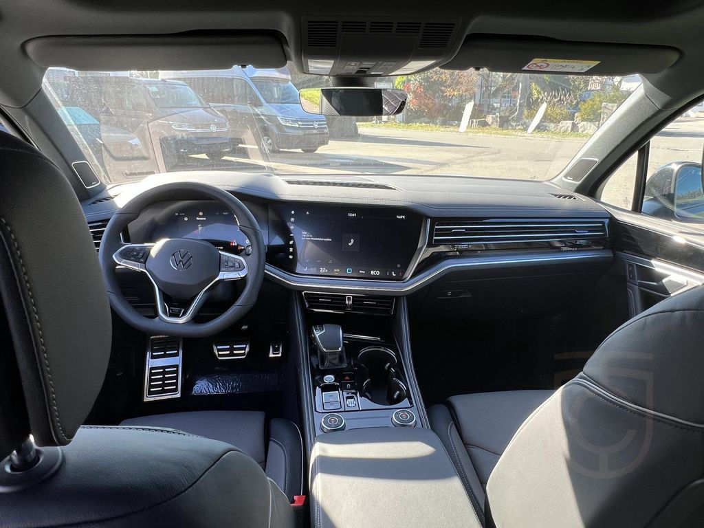 Volkswagen Touareg 3.0 TDI 4M R-Line AHK PANO DYNAUDIO