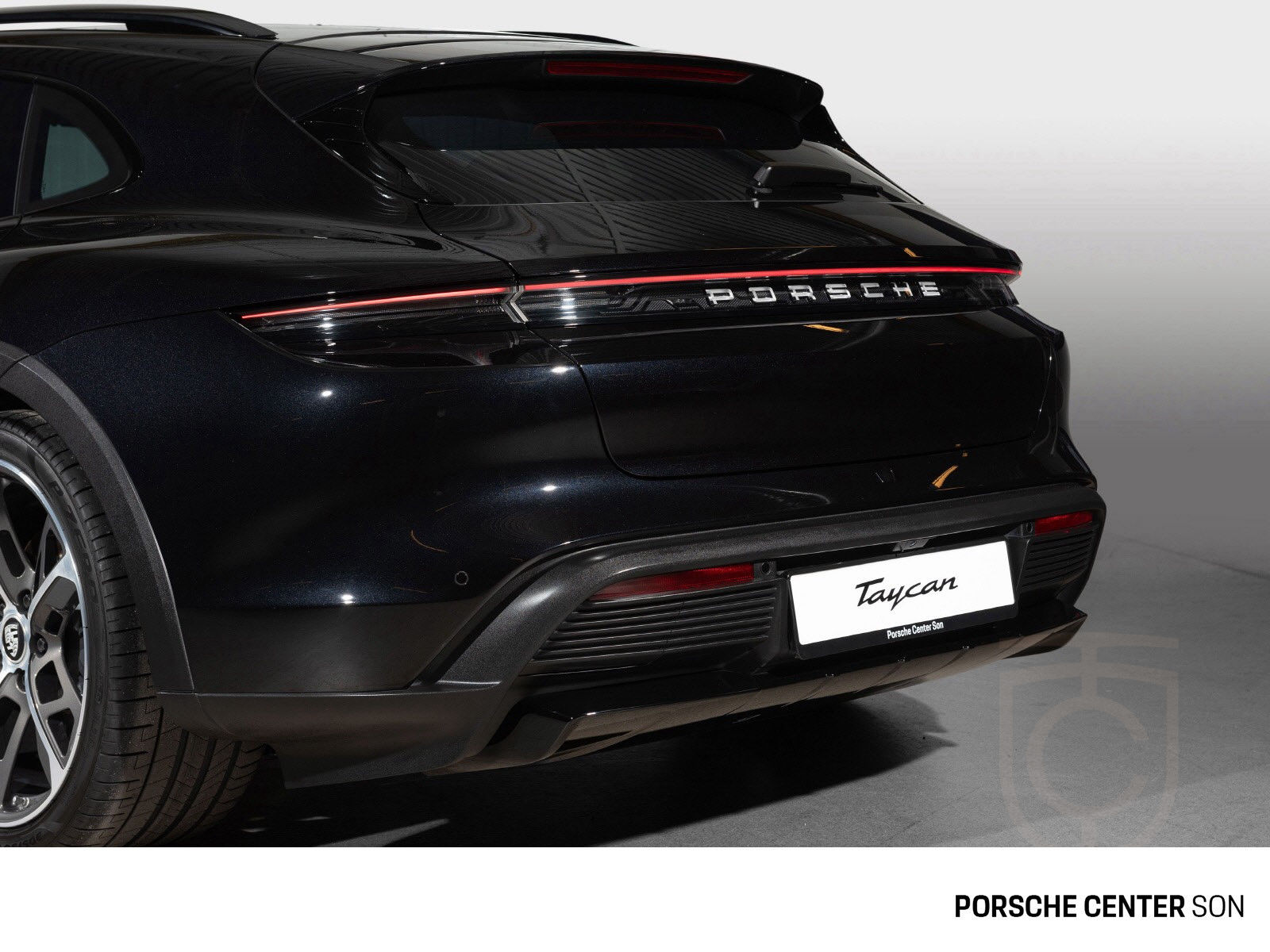 Porsche Taycan Cross Turismo