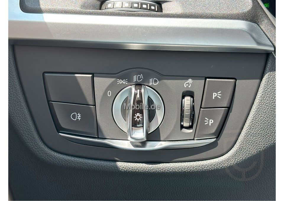 BMW X3 M40d PANO HUD ACC LEDER LASER AHK PAP APPLE