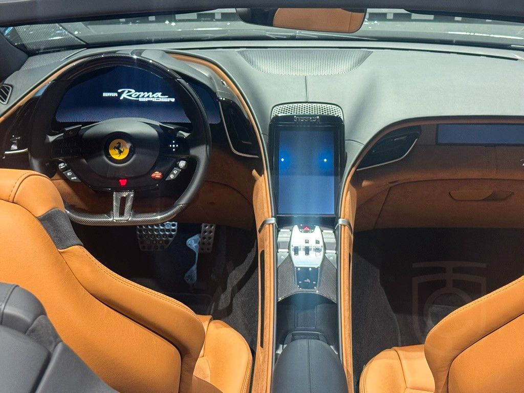 Ferrari Roma Spider / I Hand / 720 KM /
