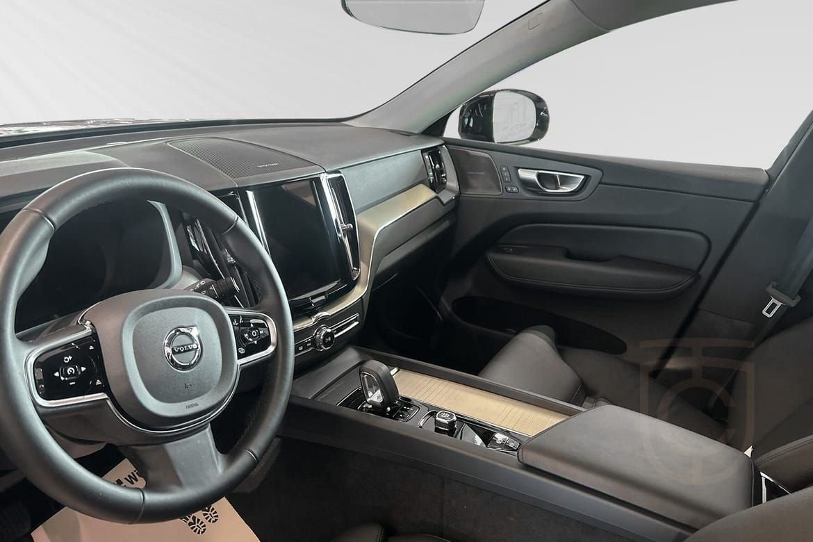 Volvo XC60 B4 AWD Diesel Plus Dark