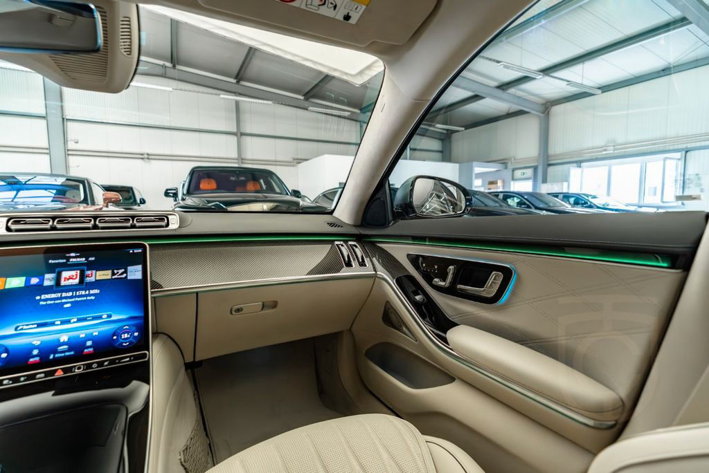 Mercedes-Benz S 63 E AMG Per. Long /Carbon / Only 3720km!