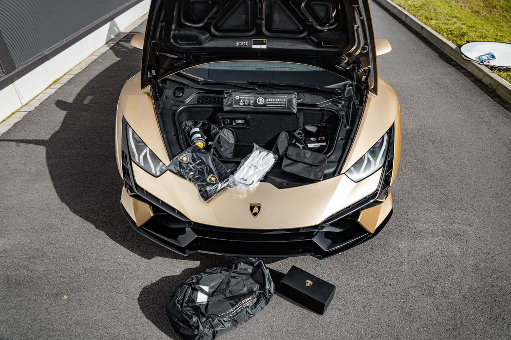 Lamborghini Huracán Tecnica*1.Hand*Deutsch*Neuwertig*
