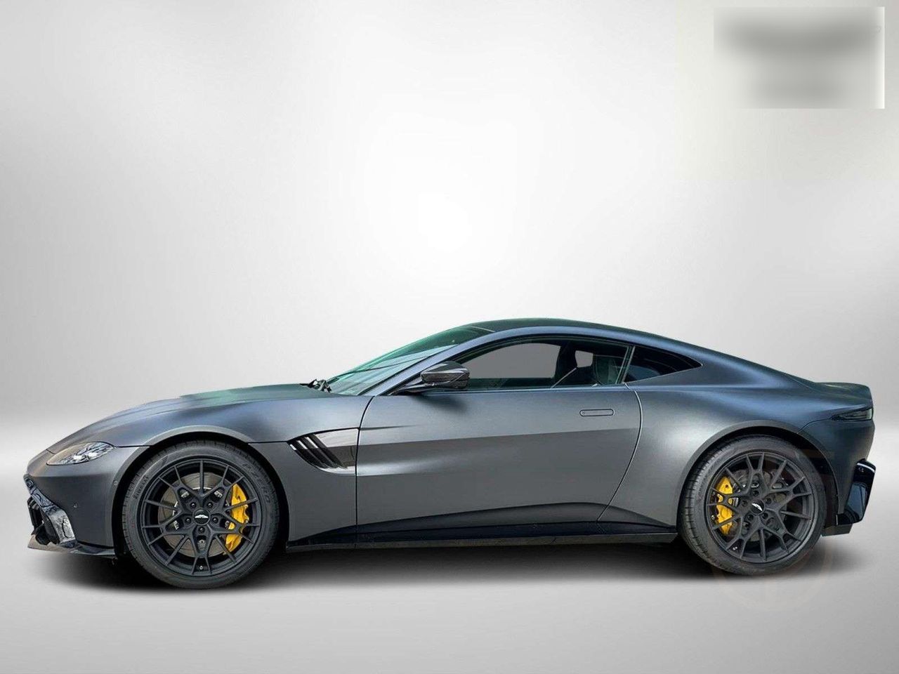 Aston Martin V8